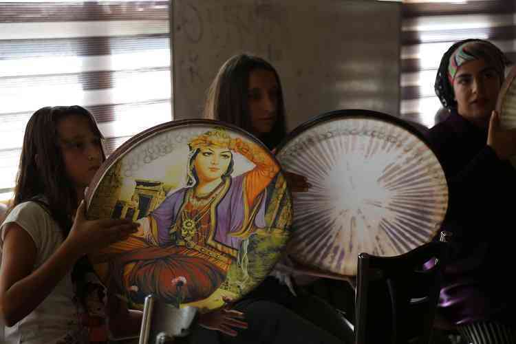 Jinwar Kadın Merkezi’nde Erbane ve Okuma Yazma Kursu Devam Ediyor 